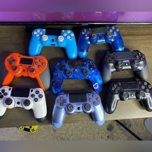 9 PEICE ROOM DECOR CONTROLLERS | PlayStation Controllers